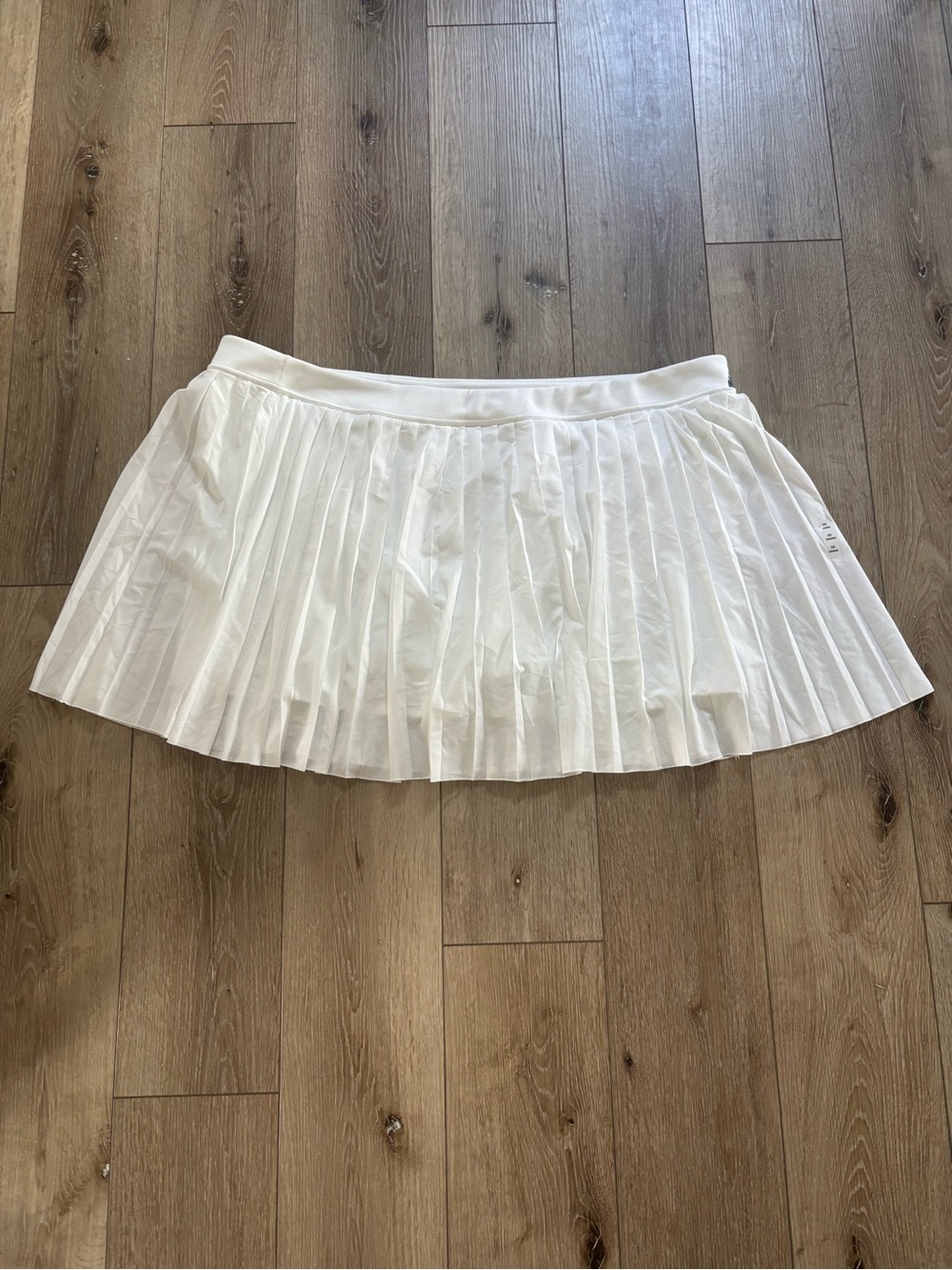 Disney White Pleated Tennis Skort for Women Castle Logo new with tags. Size 3xl